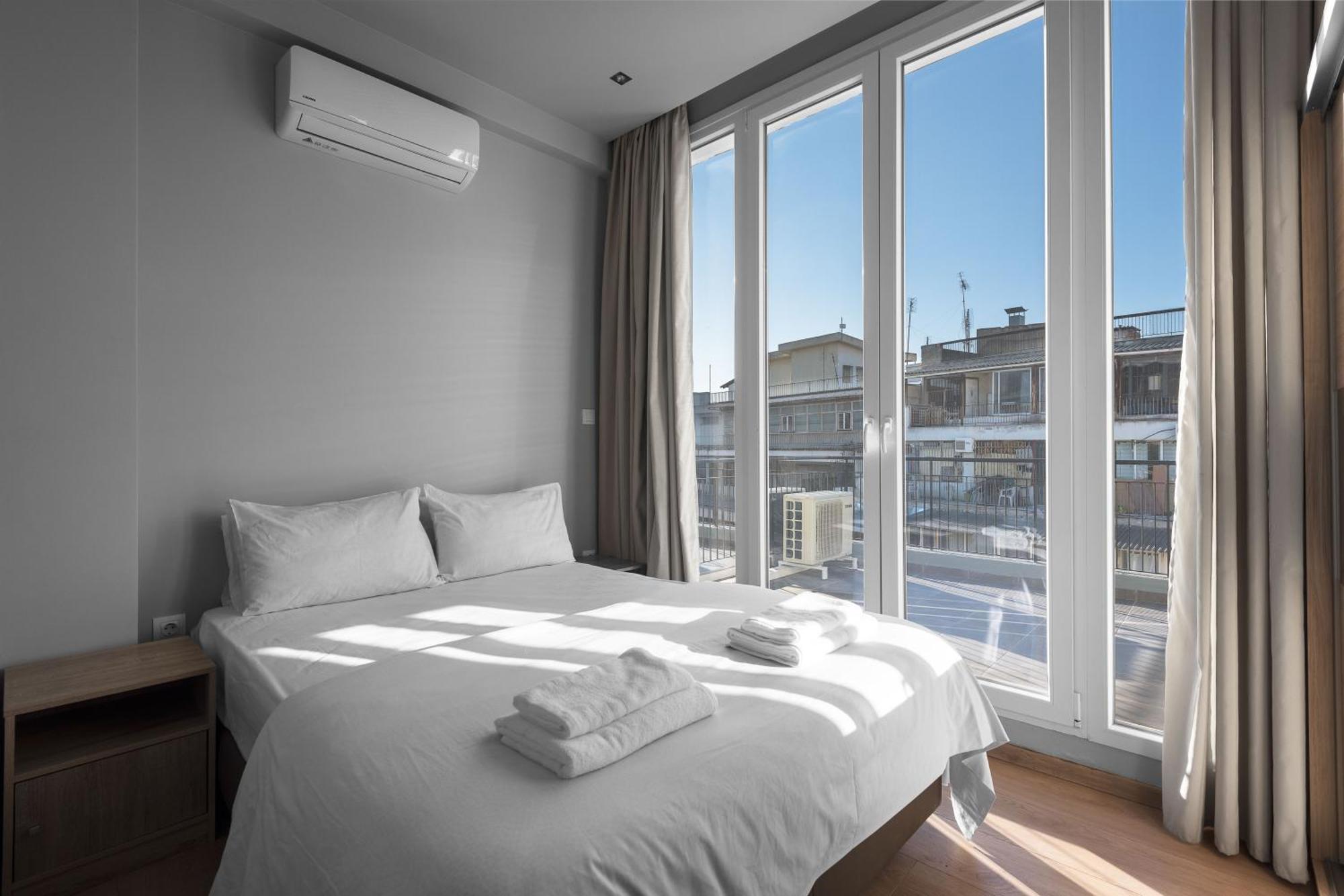 Penthouse Apartments, The Luxury Suites Thessaloniki Room photo